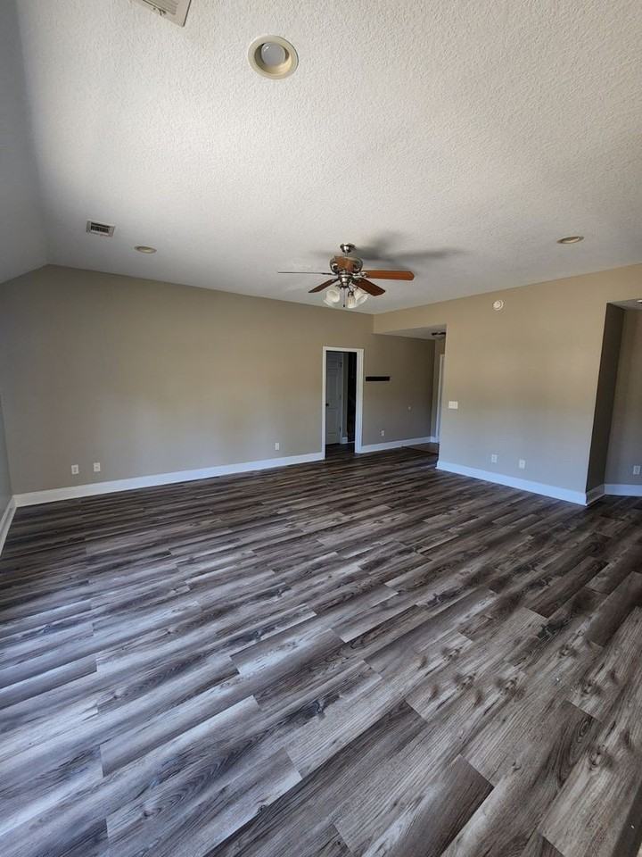 114 Miller St Ne - Photo 3 of 30