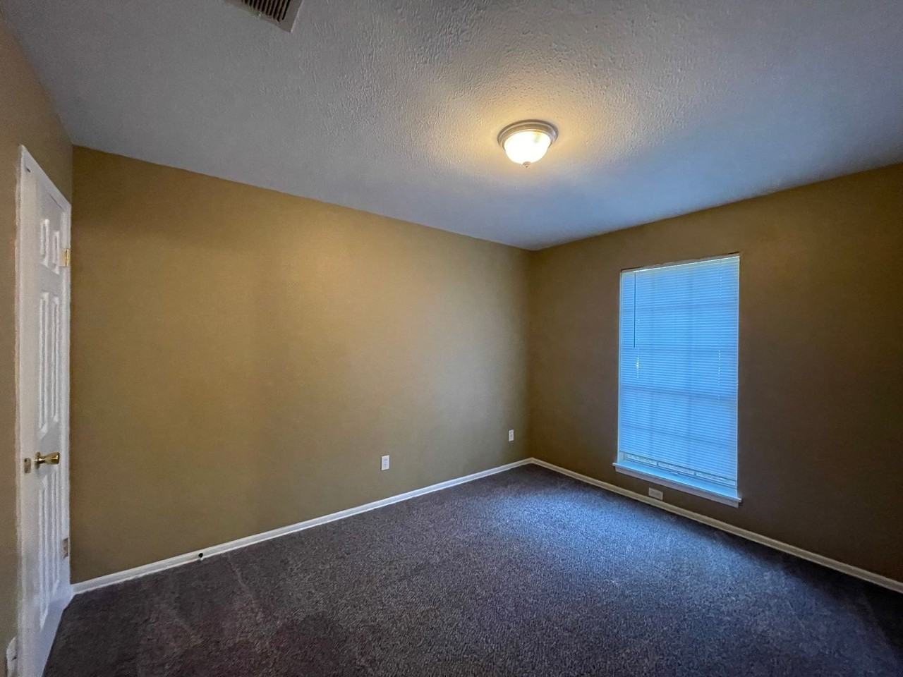 8860 Bernay Dr - Photo 6 of 12