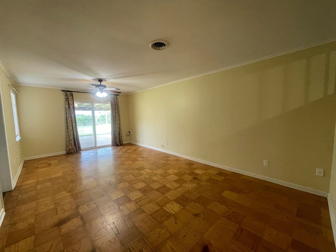 346 Wayne Dr - Photo 3 of 14