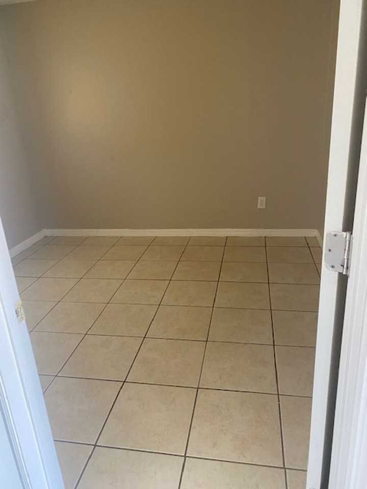 2931 Keesler St - Photo 7 of 10