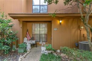 featured image of 3206 Eastwood Dr