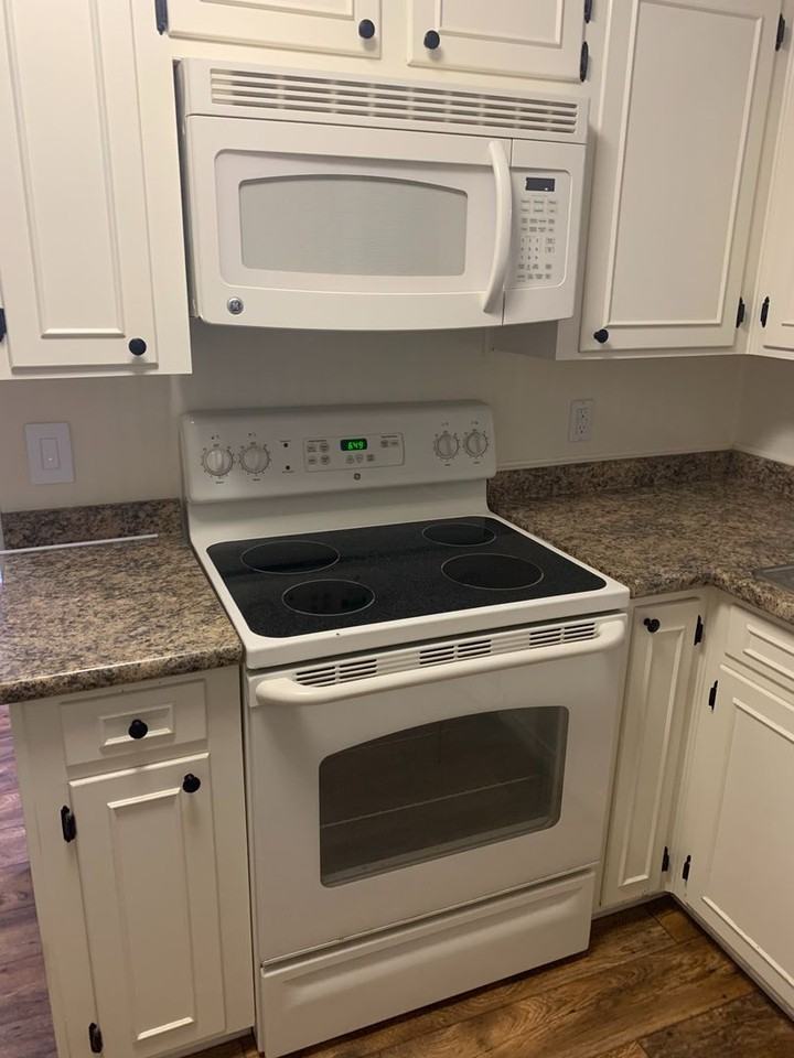 3206 Eastwood Dr - Photo 7 of 19