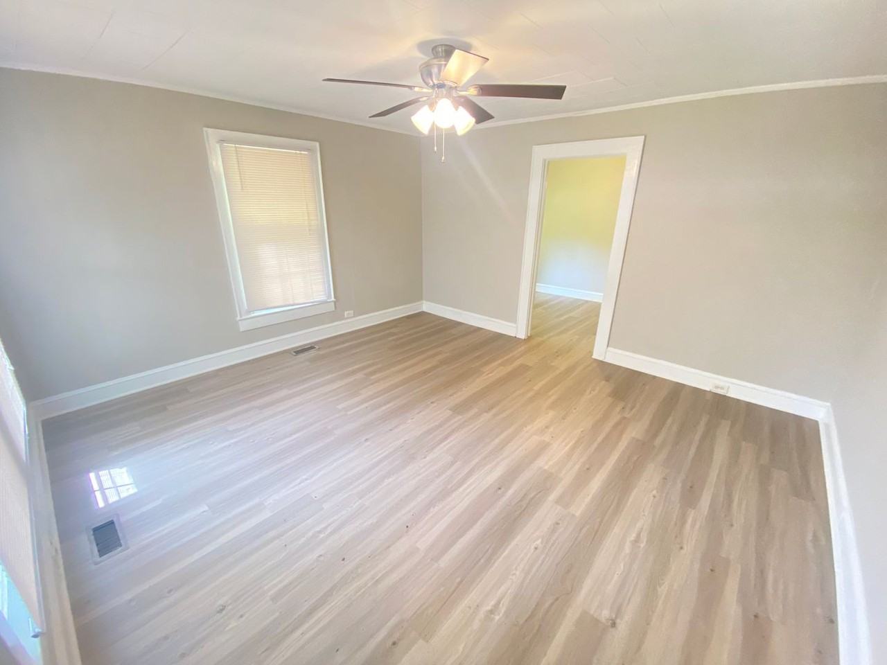 815 Barnette St - Photo 2 of 15