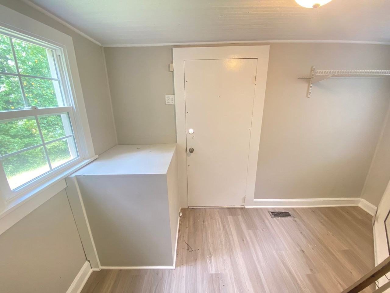 815 Barnette St - Photo 7 of 15