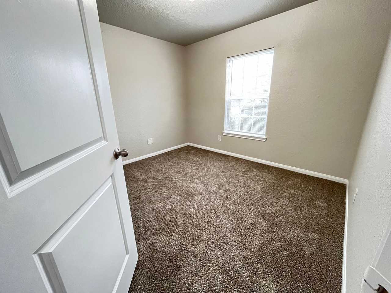 12324 Claiborne - Photo 4 of 21