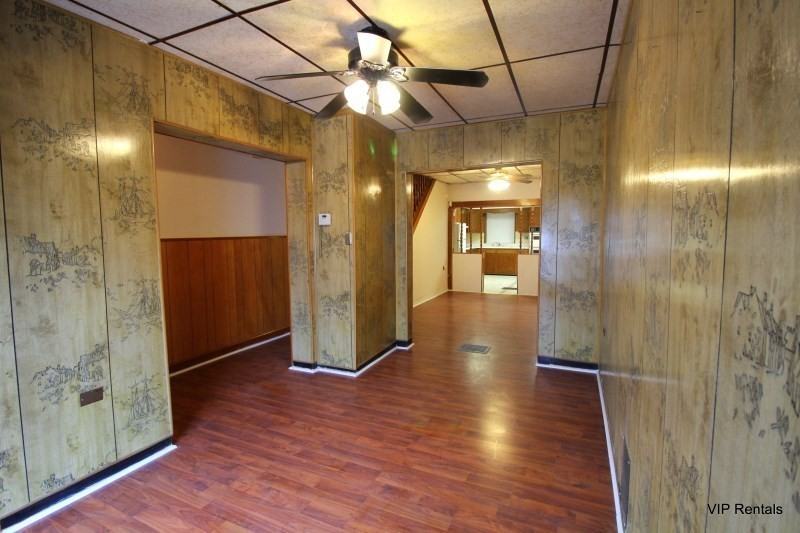 113 N Clinton St - Photo 5 of 11