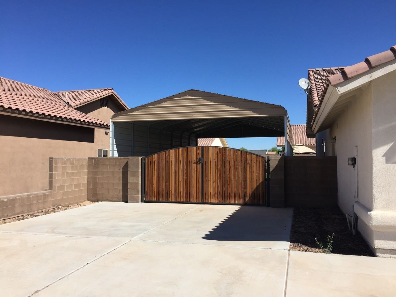 10328 E 39th Way - Photo 2 of 15