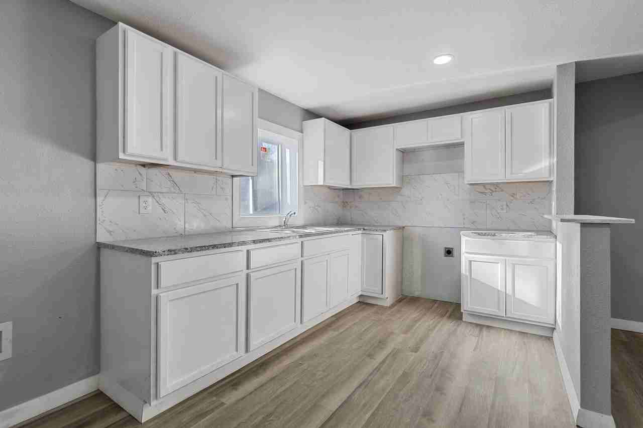 4105 Balch Dr - Photo 3 of 11