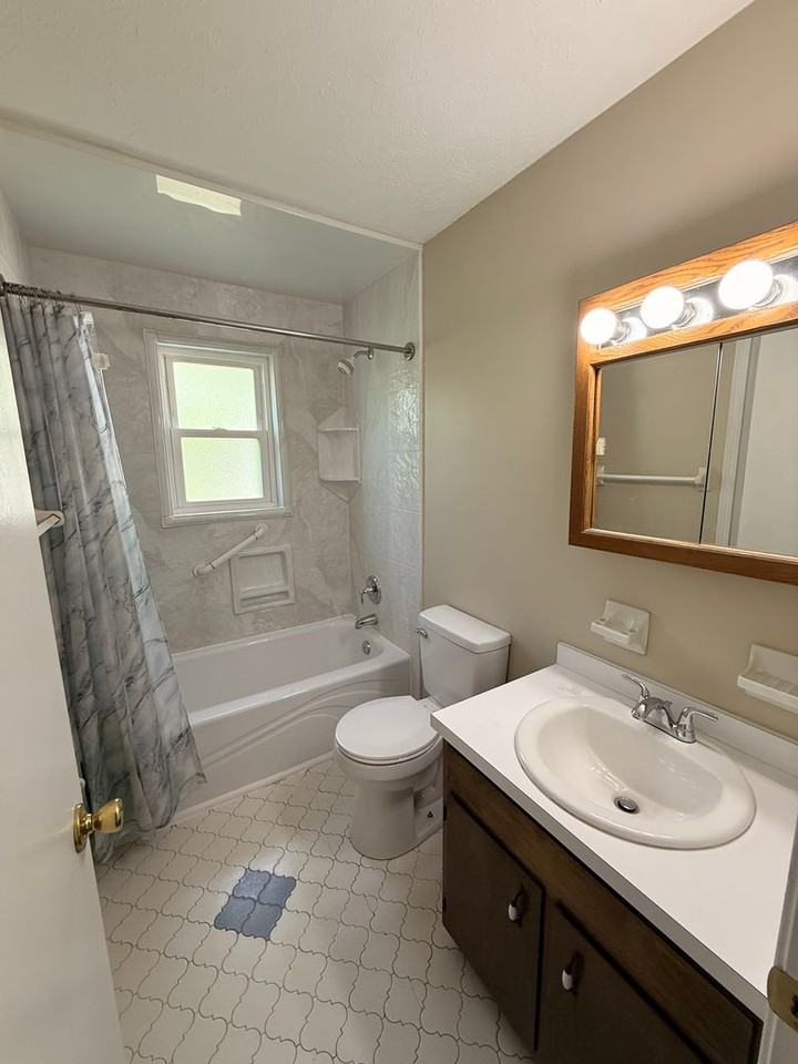 9404 Balance Ln - Photo 7 of 17