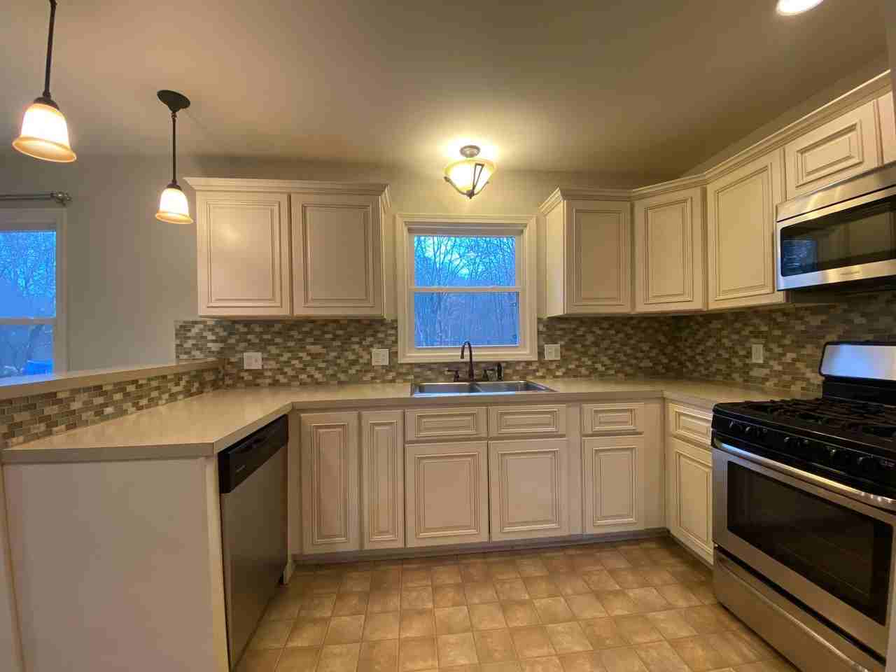 3214 Brookshire Dr Se - Photo 7 of 24