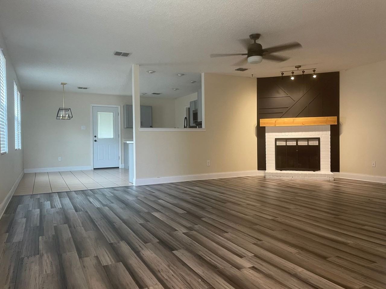 5153 River Rock Blvd - Photo 5 of 18