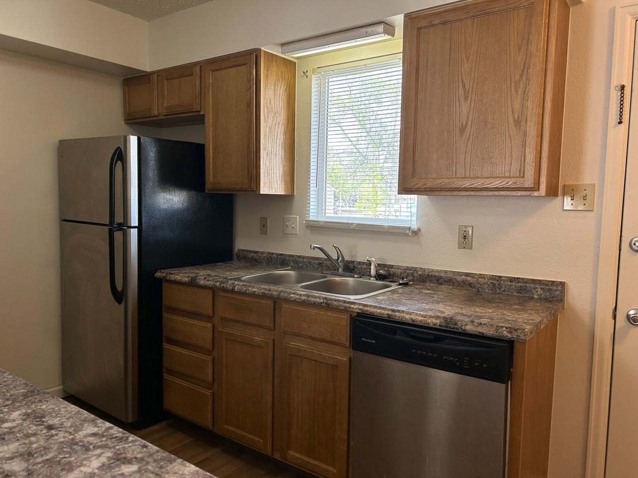 1506 4th - Photo 5 of 19