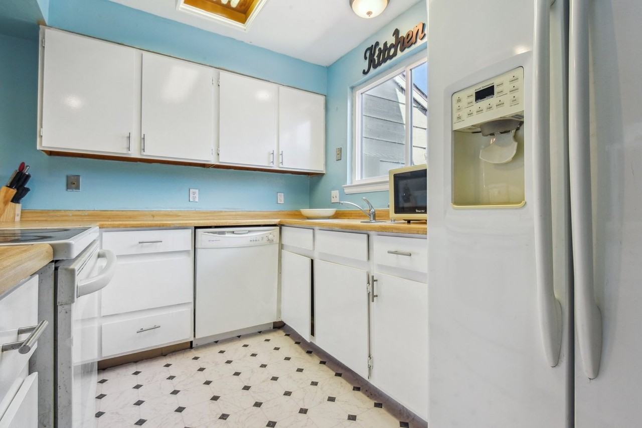 8218 Washington St - Photo 7 of 27