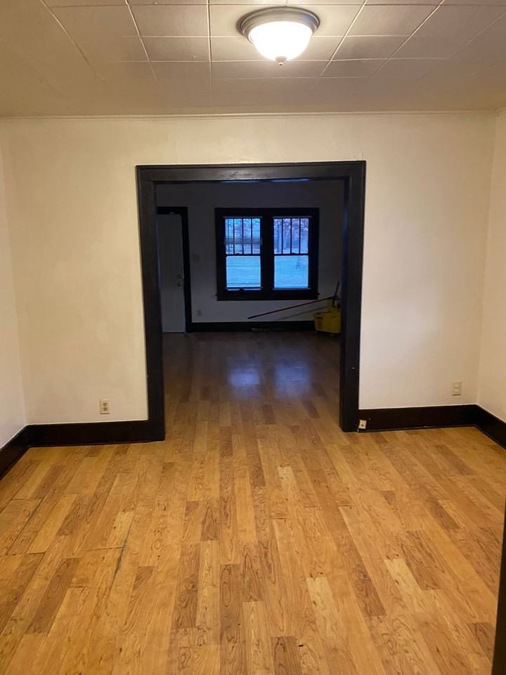 1237 Wilber St - Photo 3 of 11