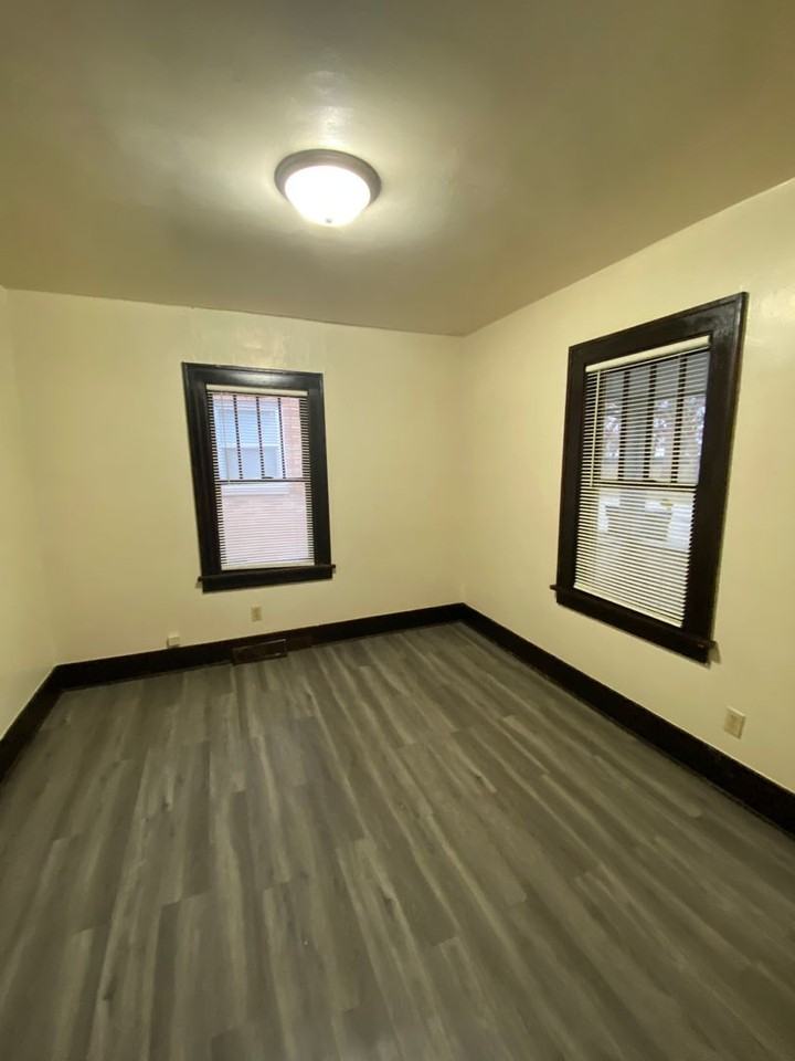 1237 Wilber St - Photo 4 of 11