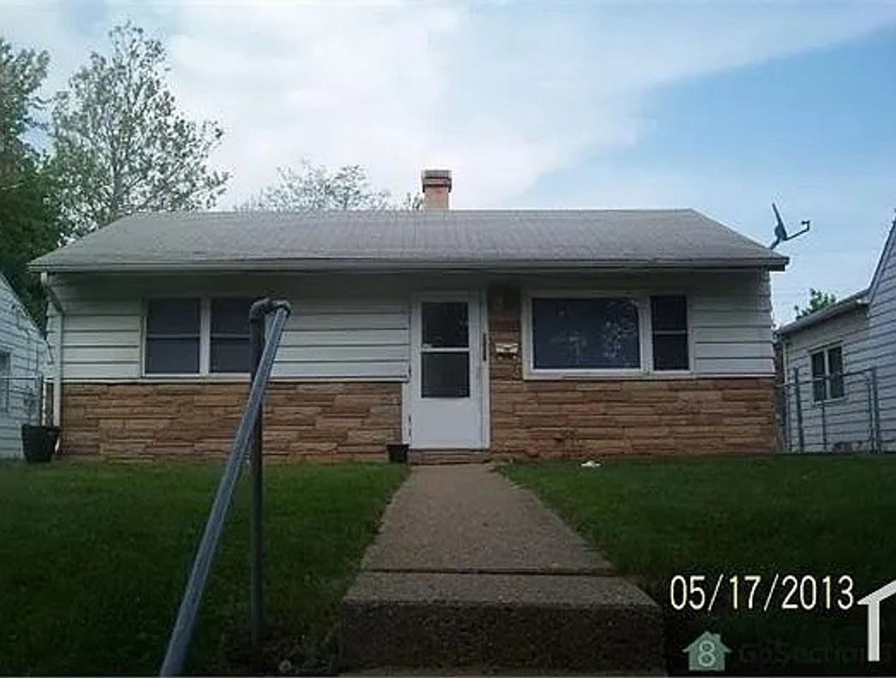 1928 S Walnut St - Photo 2 of 6