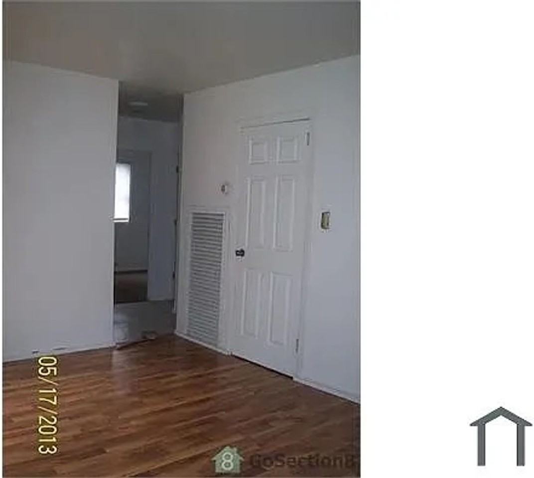 1928 S Walnut St - Photo 5 of 6