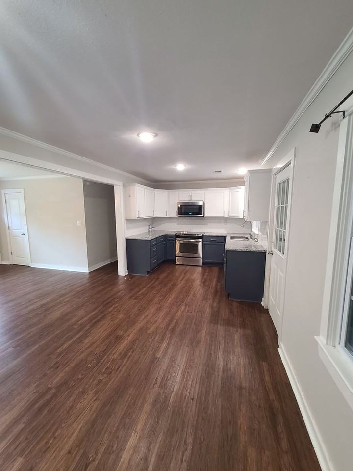 224 Blossom St - Photo 6 of 27