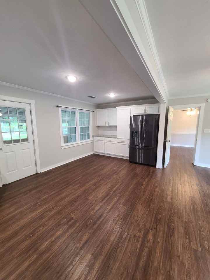 224 Blossom St - Photo 7 of 27