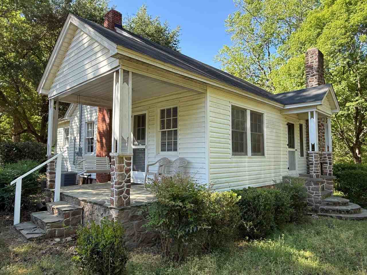 2109 Horne Town Rd - Photo 2 of 16