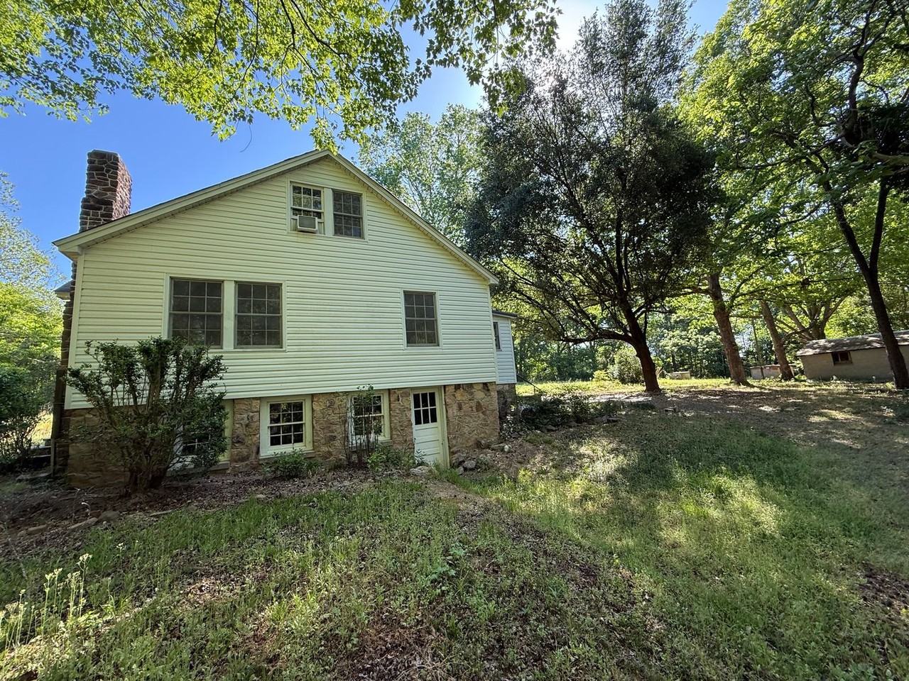 2109 Horne Town Rd - Photo 4 of 16