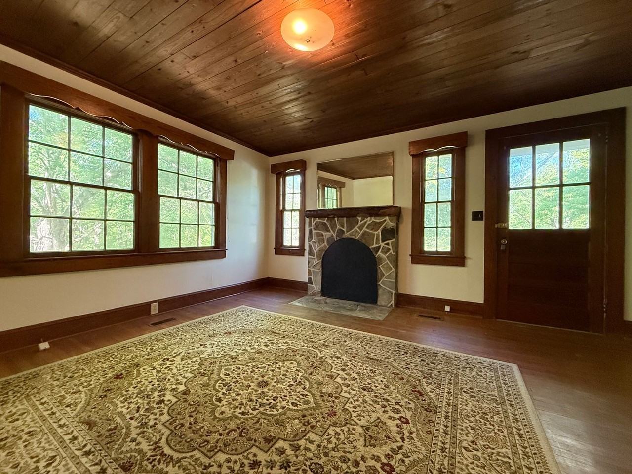 2109 Horne Town Rd - Photo 5 of 16