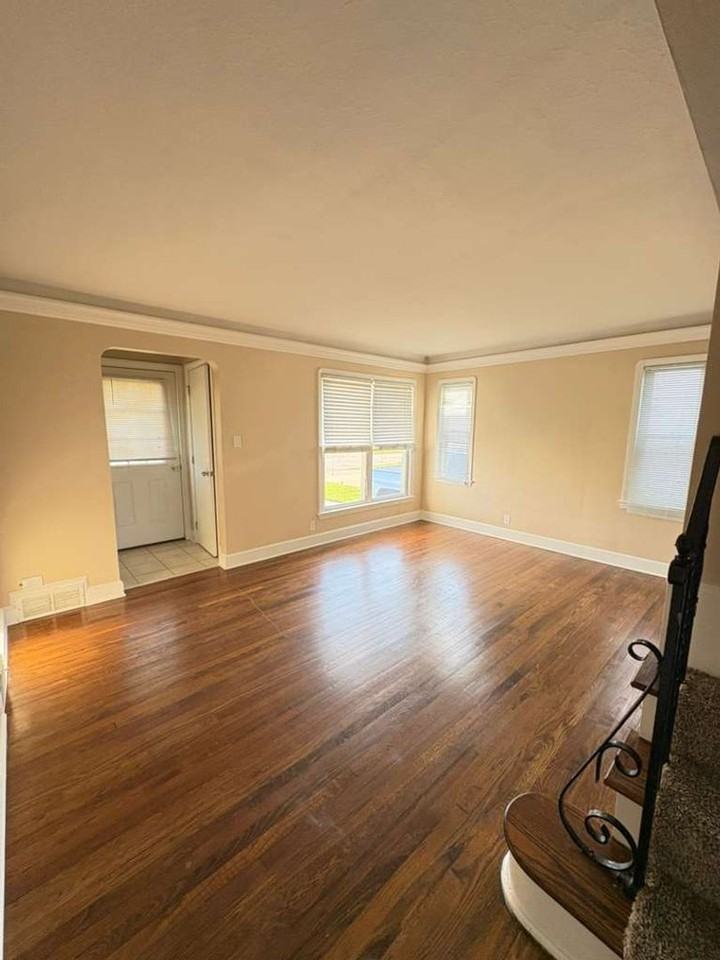 3019 Heresford Dr - Photo 3 of 12