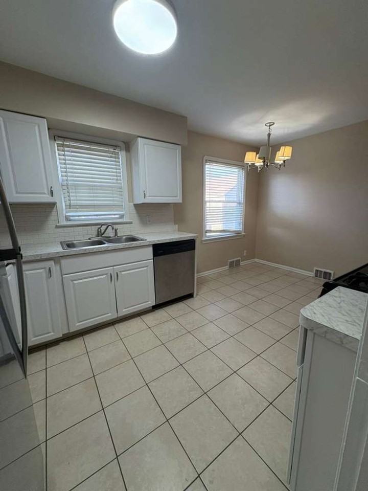 3019 Heresford Dr - Photo 6 of 12