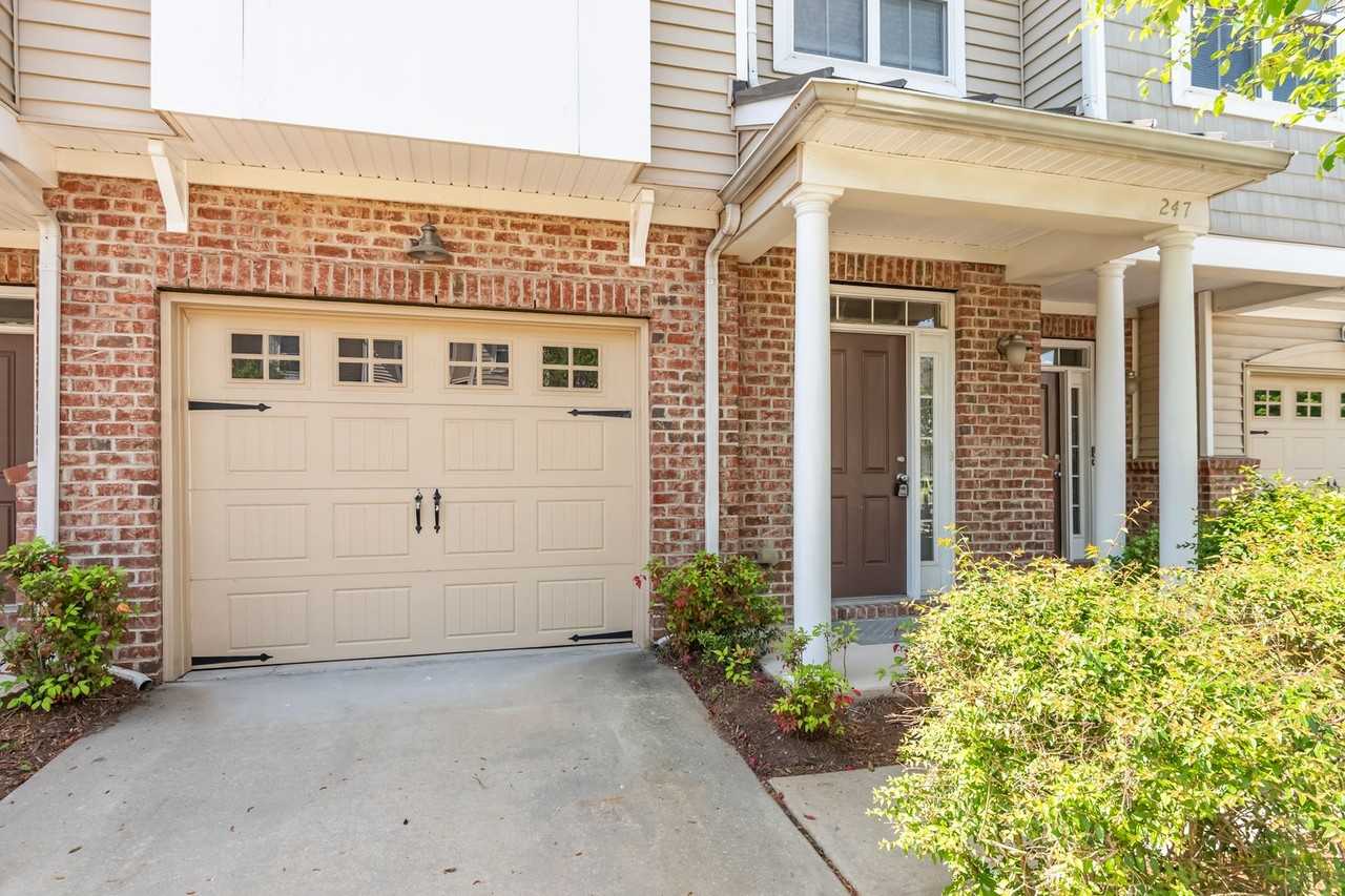 247 Murray Glen Dr - Photo 3 of 27