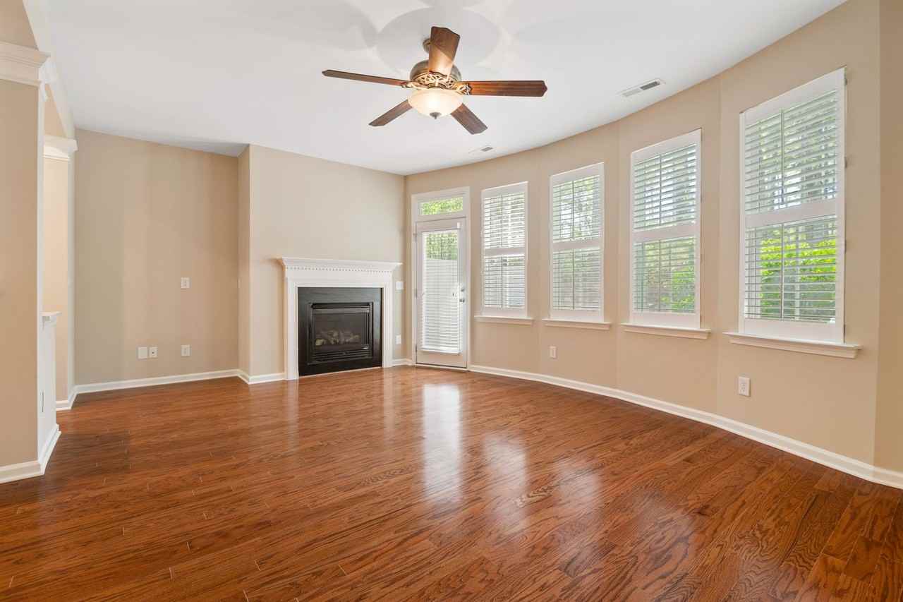 247 Murray Glen Dr - Photo 5 of 27