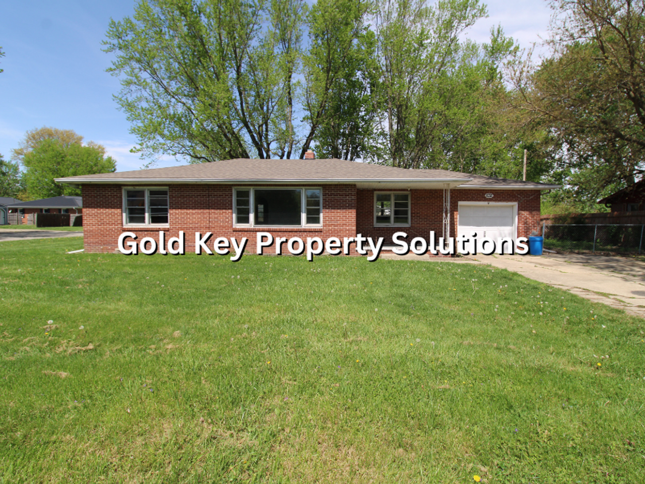 632 W 300 N - Photo 2 of 23