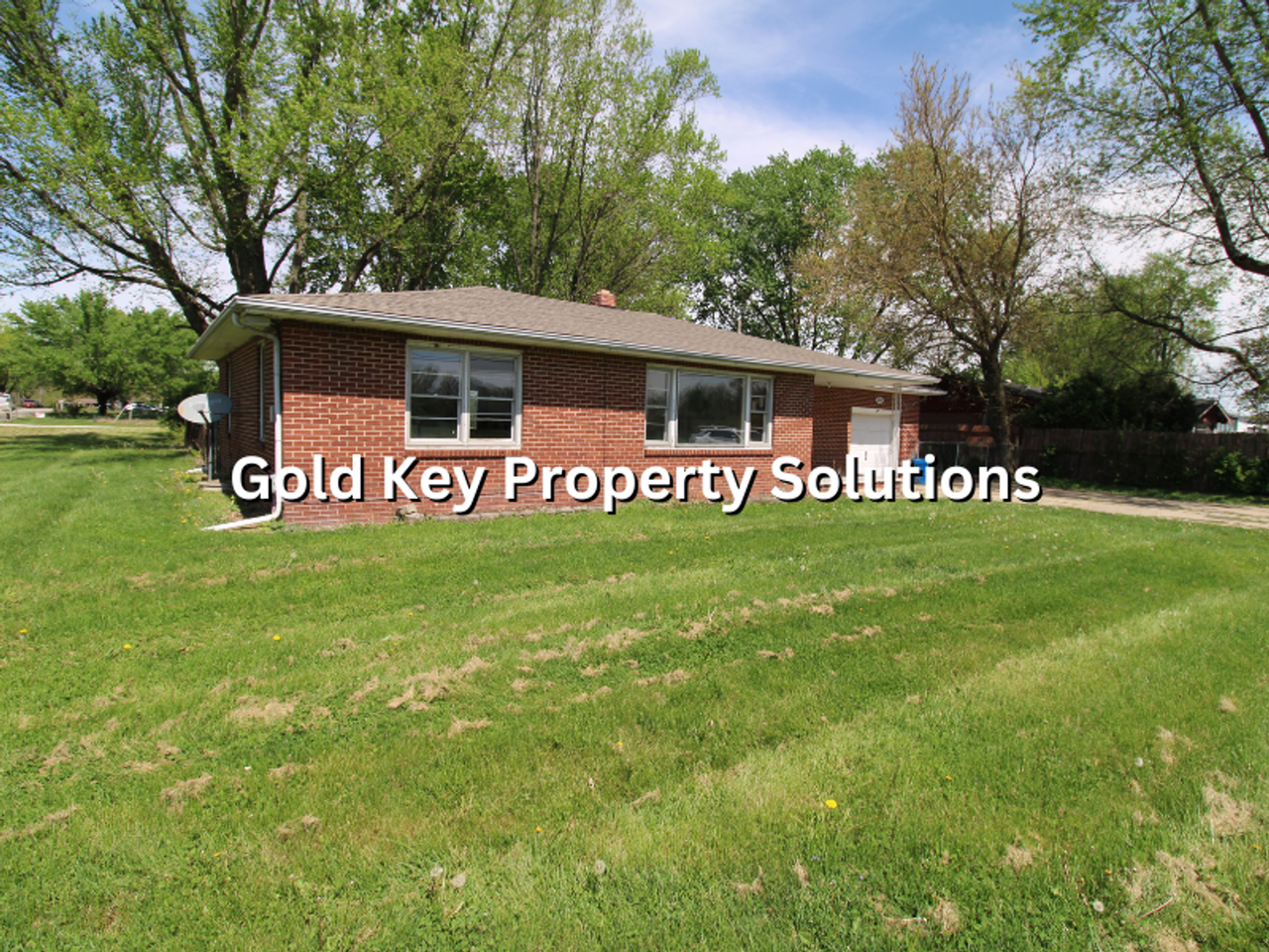 632 W 300 N - Photo 3 of 23