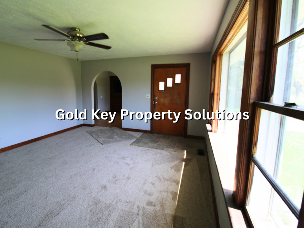 632 W 300 N - Photo 7 of 23