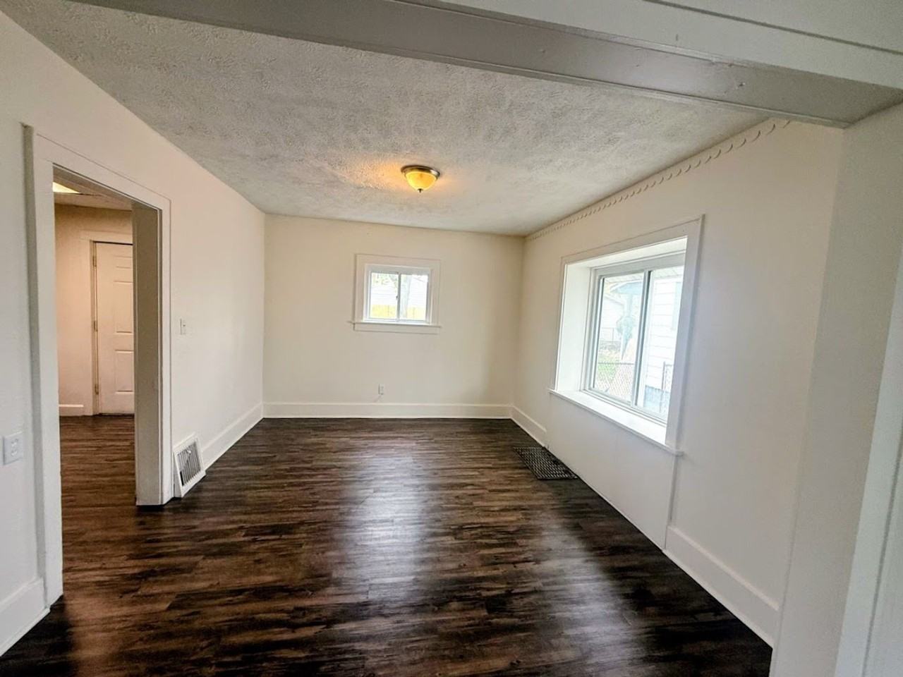 879 Hammel St - Photo 4 of 18