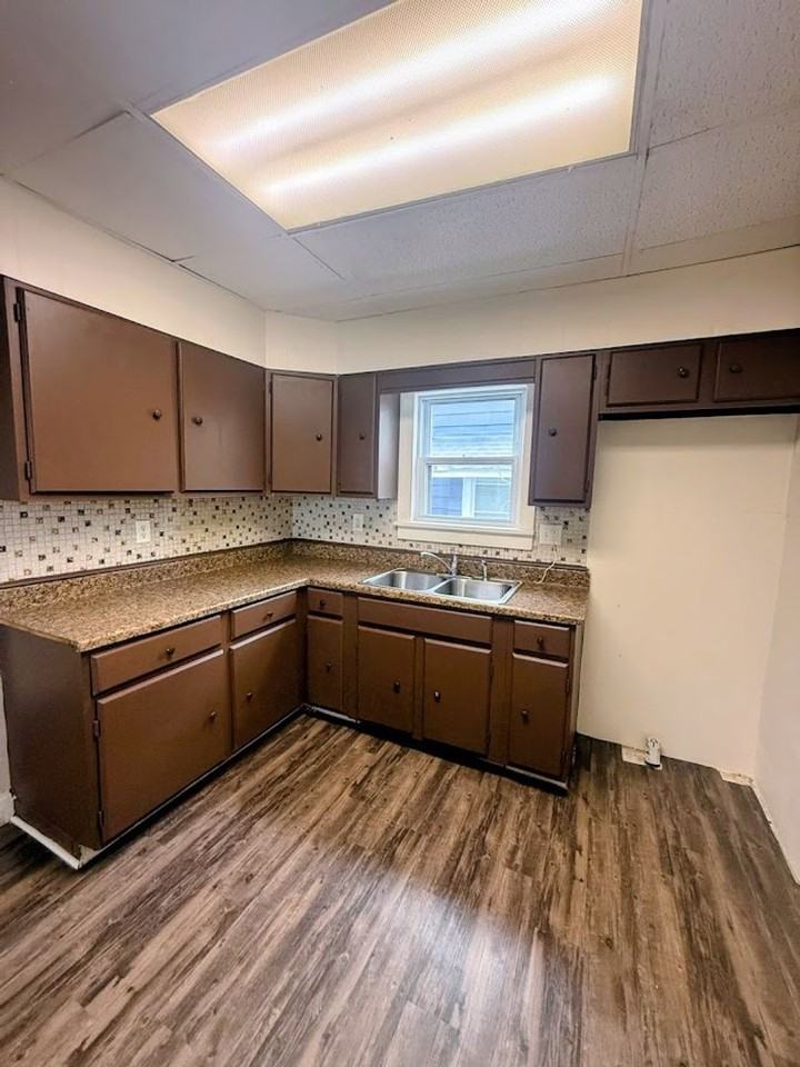 879 Hammel St - Photo 5 of 18