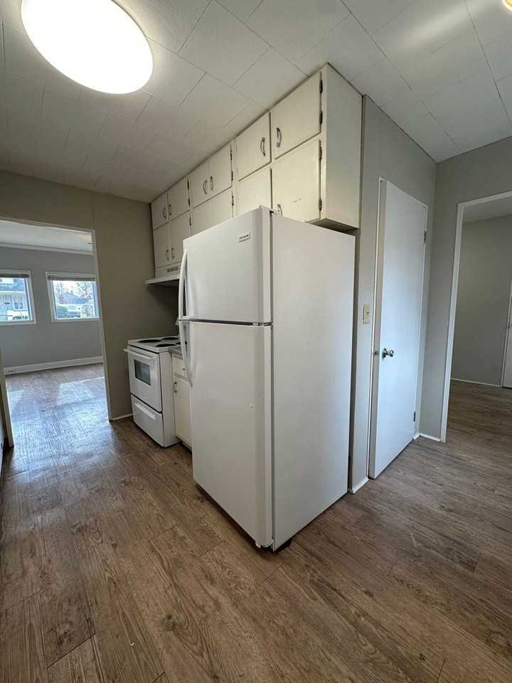 1924 Charles St - Photo 4 of 7