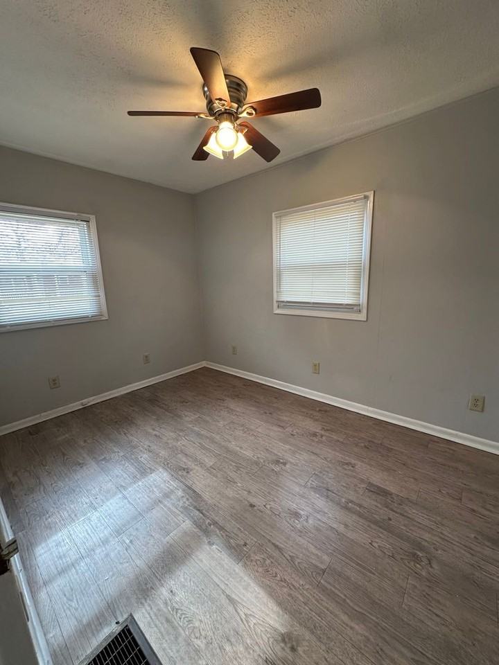 1924 Charles St - Photo 6 of 7