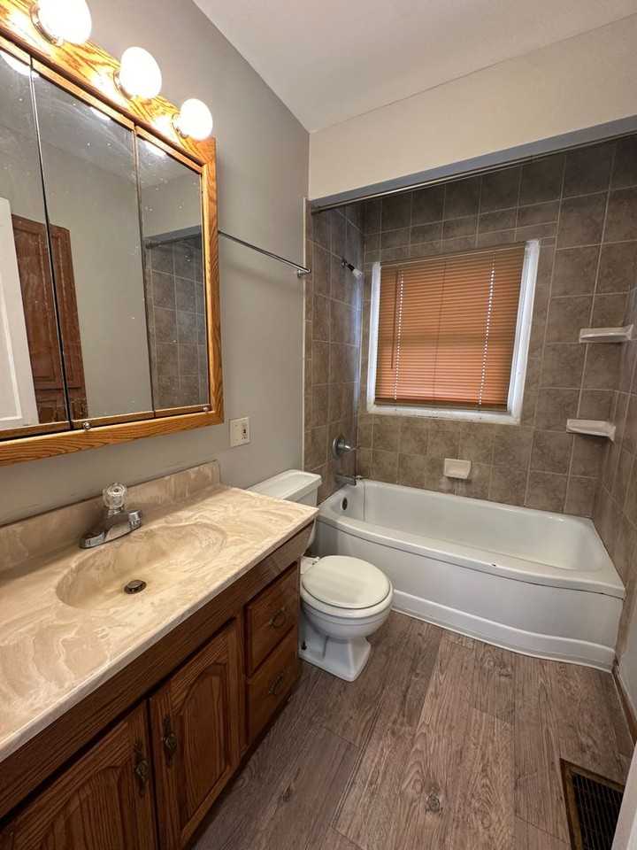 1924 Charles St - Photo 7 of 7