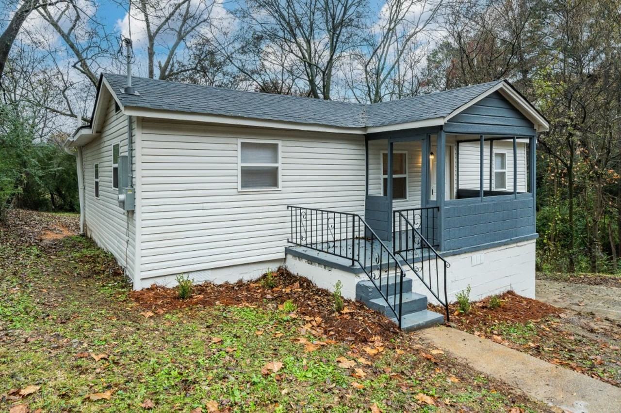 406 Forest Rd - Photo 2 of 17
