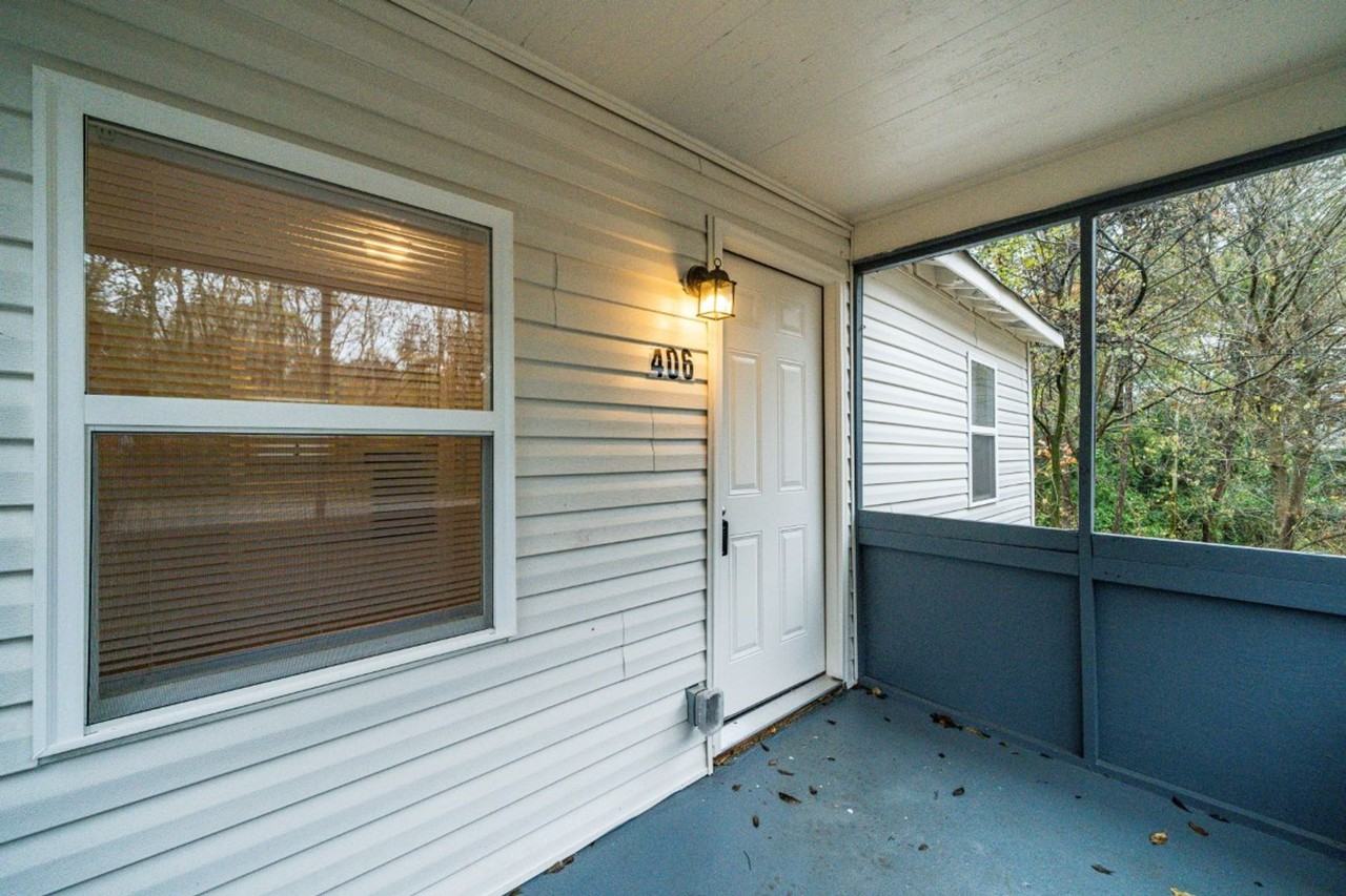 406 Forest Rd - Photo 4 of 17