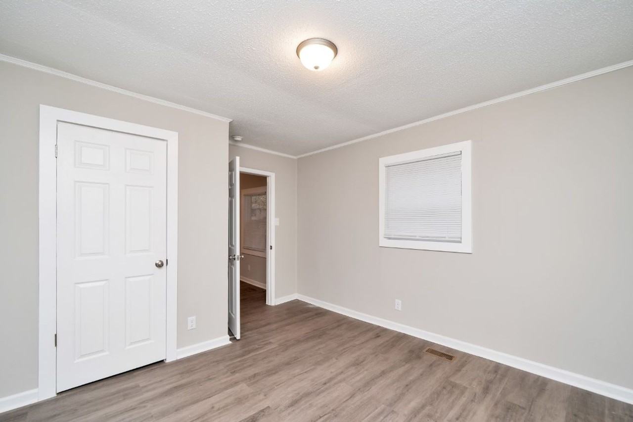 406 Forest Rd - Photo 6 of 17