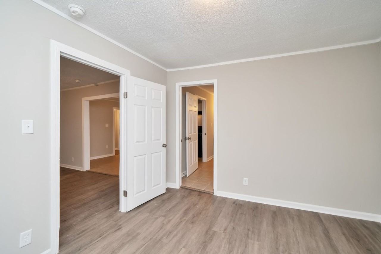 406 Forest Rd - Photo 7 of 17
