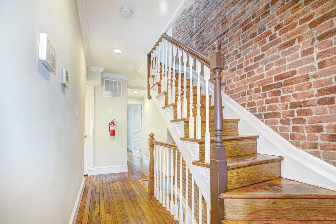 633 C St Ne - Photo 6 of 19