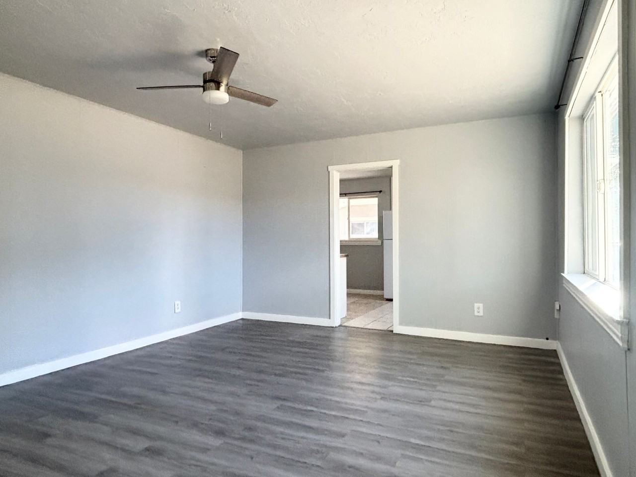 4542 W 5015 S - Photo 5 of 18