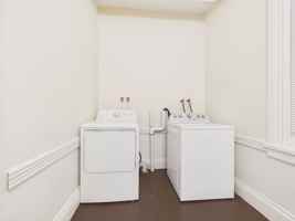 featured image of 221 N Spring St