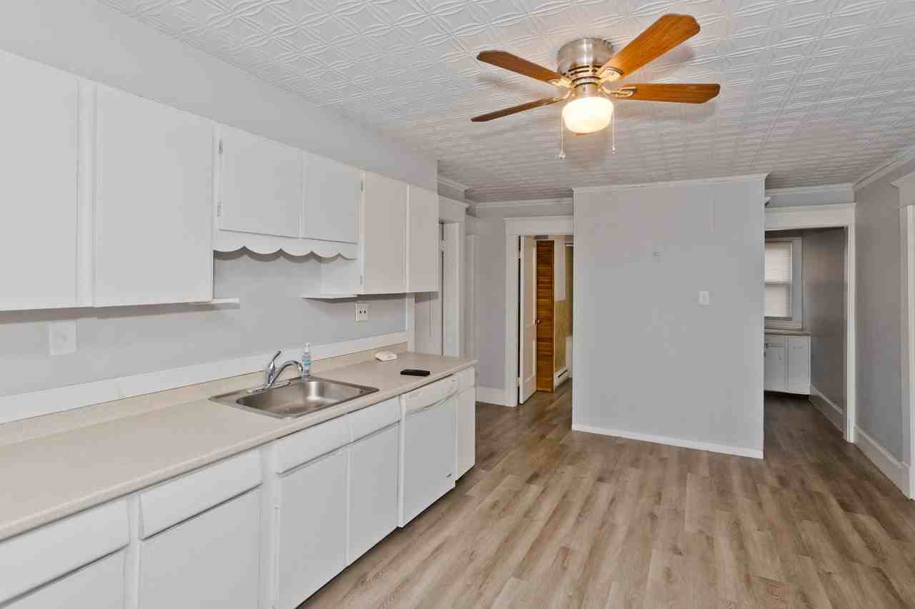 53 Forest St - Photo 5 of 29