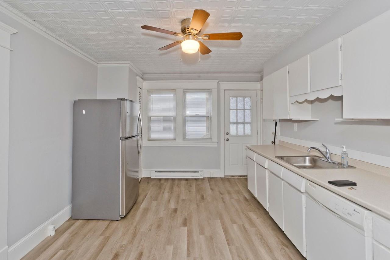 53 Forest St - Photo 7 of 29