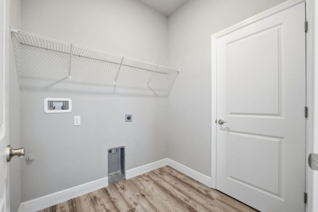 1556 N River Cir - Photo 7 of 34