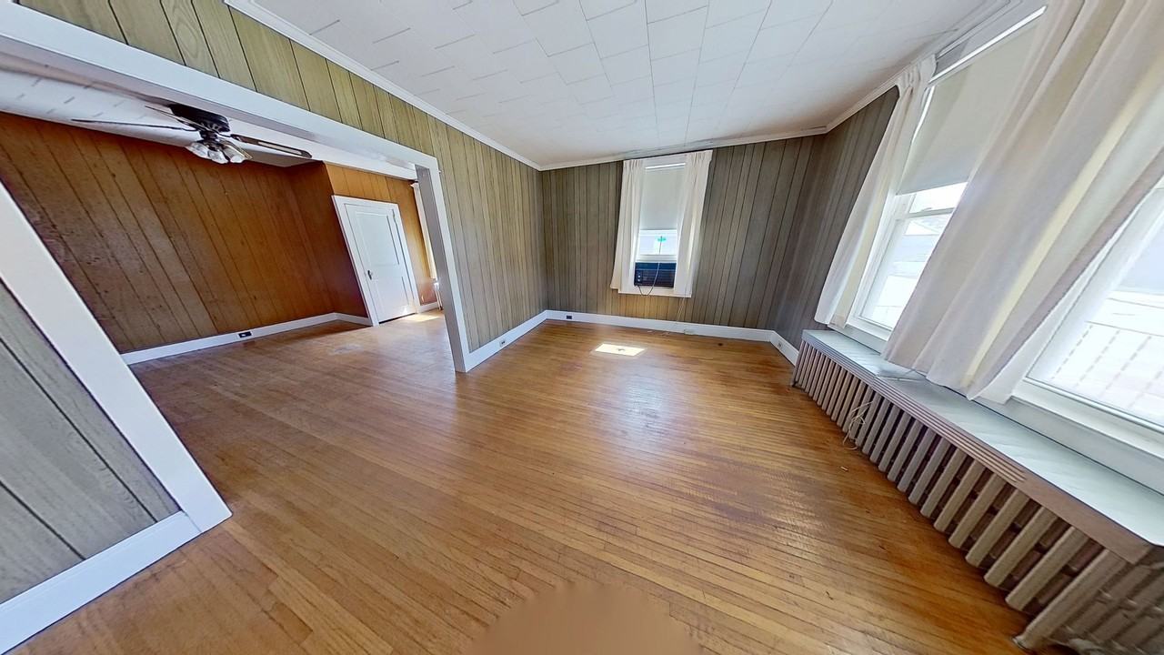 1301 N Duke St - Photo 7 of 9