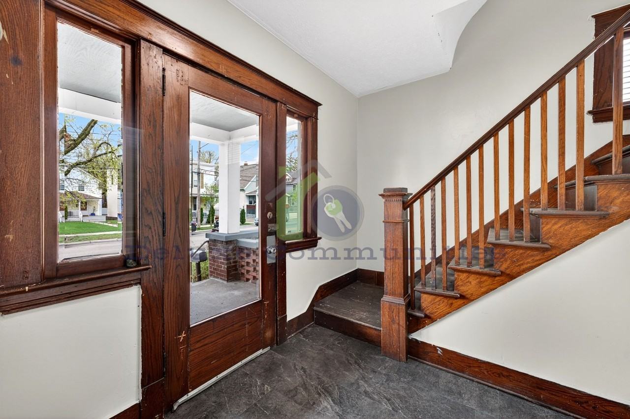 434 Worden St Se #1 - Photo 5 of 41